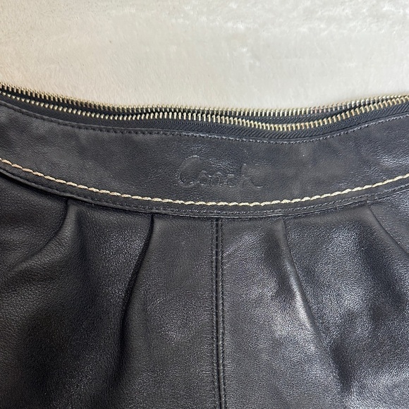 Coach Black Leather Hobo Bag with detachable crossbody strap - Picture 2 of 13